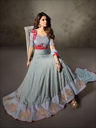 8 Different Styles of Party Dresses for Indians!